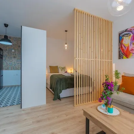 Cozy On An Unbeatable Location - Centre Apartman